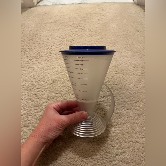 Tupperware measuring cone - Picture 2 of 11